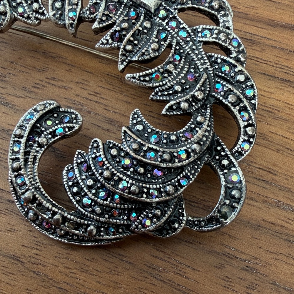 Brooch Guess by Marciano - Picture 10 of 14